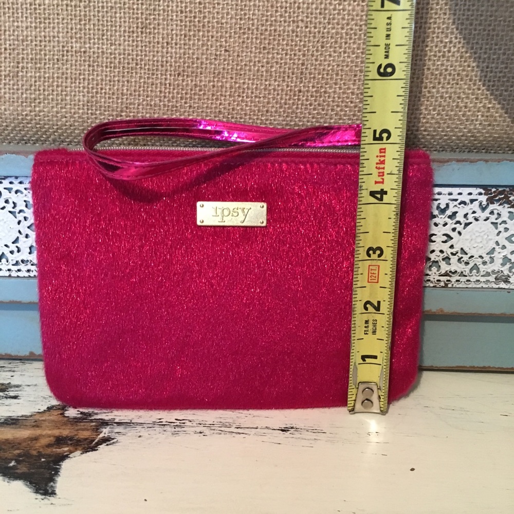 IPSY WRISTLET - Picture 2 of 4